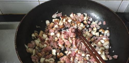 电饭煲炖菜没味道的原因及解决方法（探寻电饭煲炖菜失去味道的问题与解决之道）  第2张